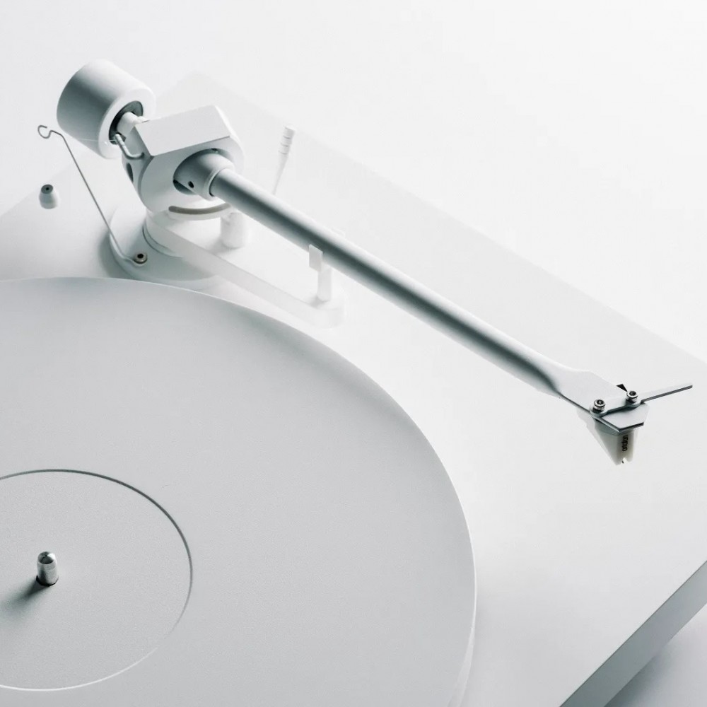 Pro-Ject Debut PRO White Edition with Ortofon 2M White