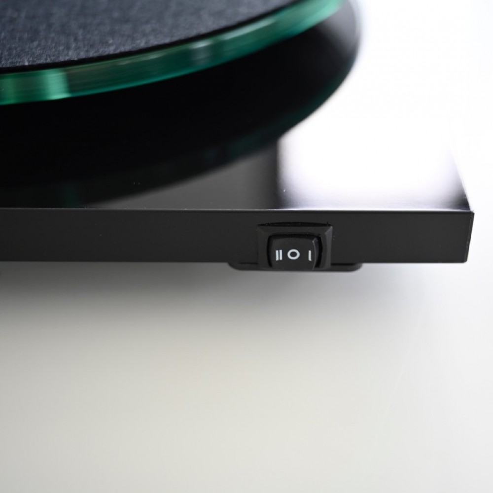 Pro-Ject T2 W Turntable with WiFi streaming